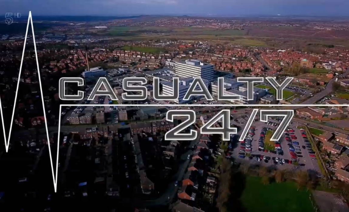 постер casualty 24 7